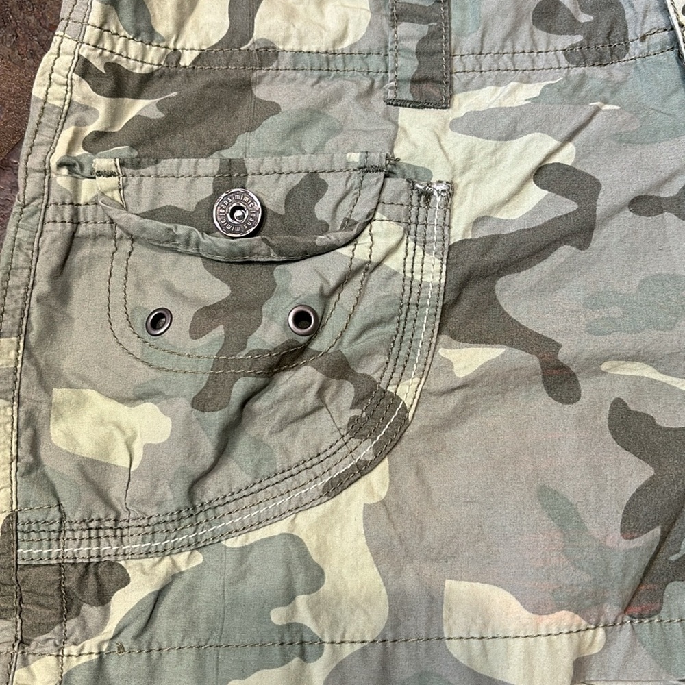 3/$20 Slimic Camo Shorts - Picture 3 of 9